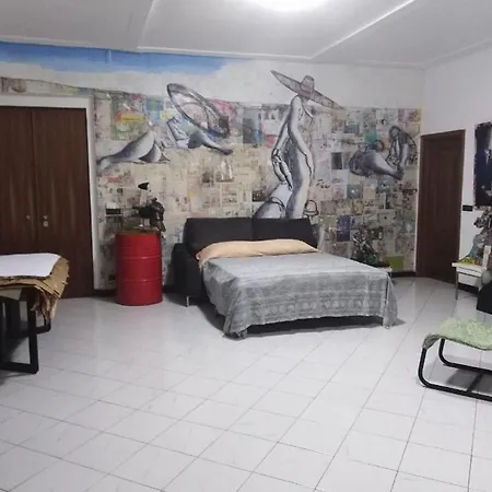 Stanza D'artista * Cenova