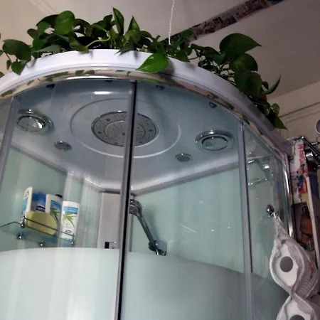 Stanza D'artista Daire Cenova