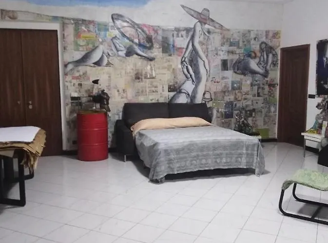 Stanza D'artista * Genova